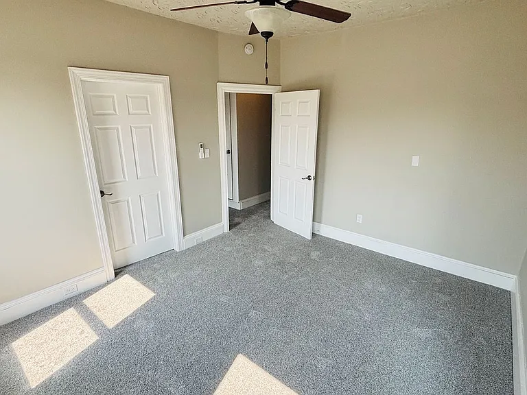 718 Linden St — Photo 9