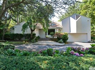 105 Cedar Ave, Hewlett, NY 11557