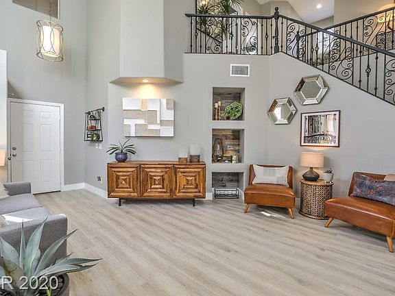 3rd image of 8826 Murray Canyon Ct