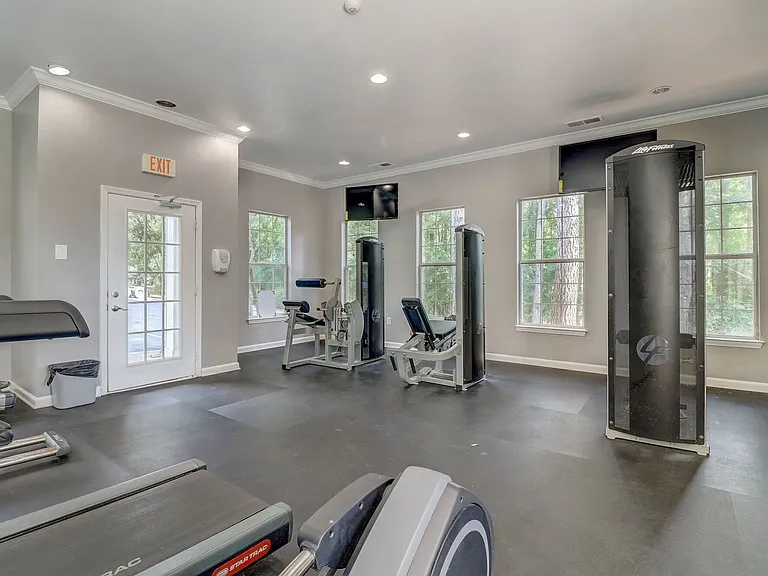 Parkway Grand — Photo 11