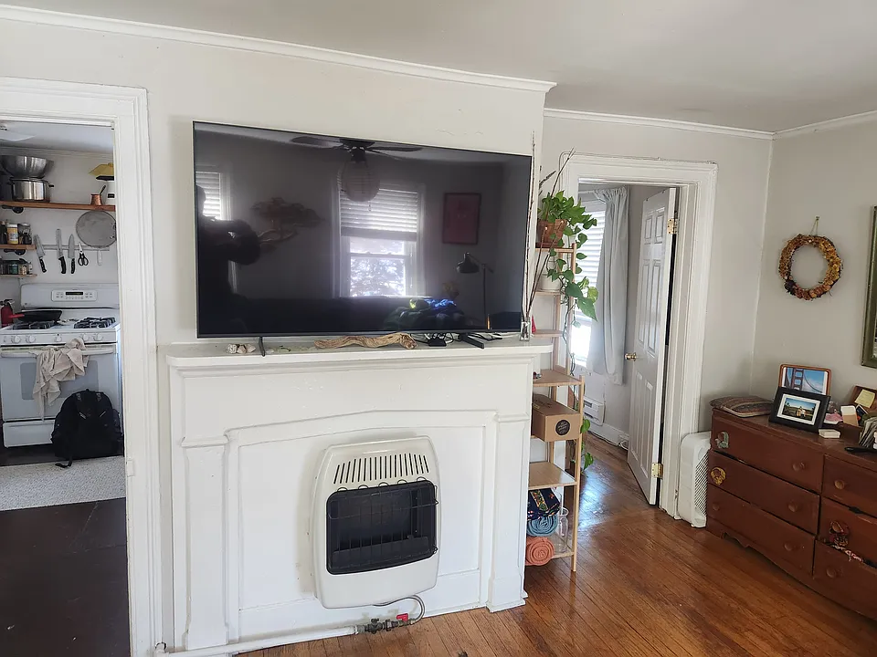 Natural gas & baseboard heating available.