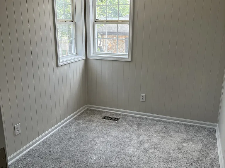 823 Shull St — Photo 14