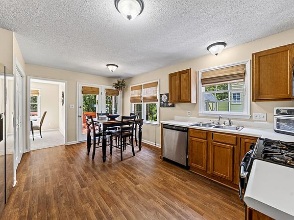 5th image of 4512 Lazyriver Dr