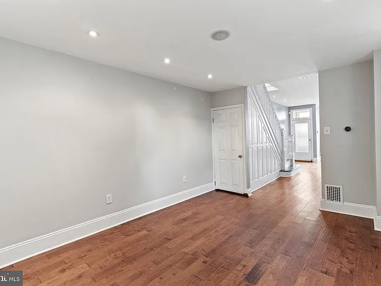 2443 E Cumberland St — Photo 5