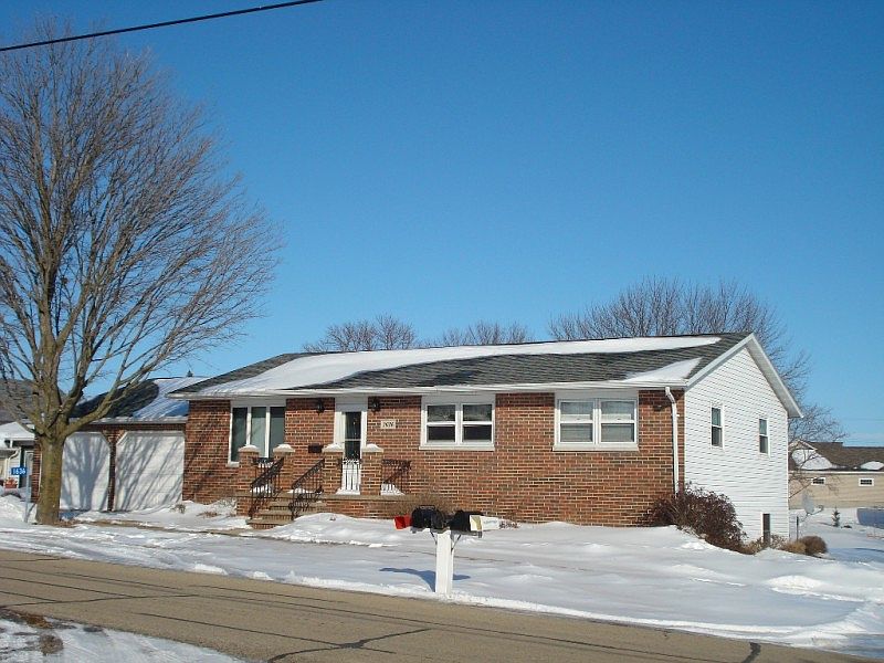 1st image of 1636 299th Ave