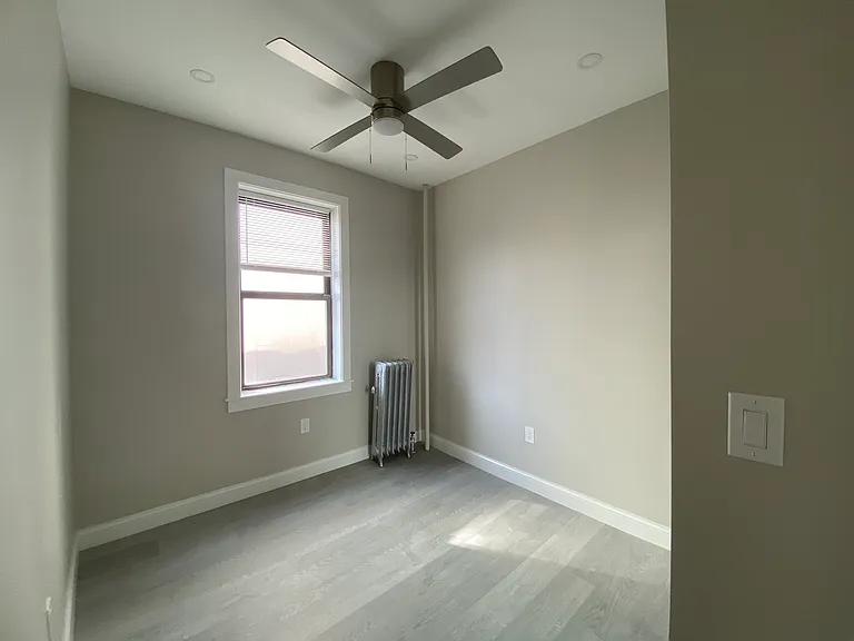 55 Burbank St #14 — Photo 5