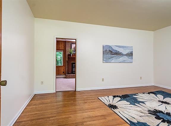 4th image of 3949 Lynaire Dr