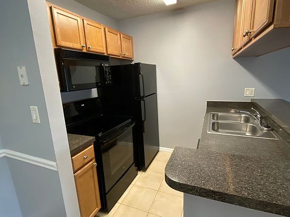 5th image of 203 Lake Parsons Grn Unit 101