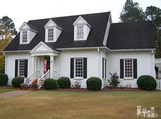 101 Foxcroft Dr, Clinton, NC 28328