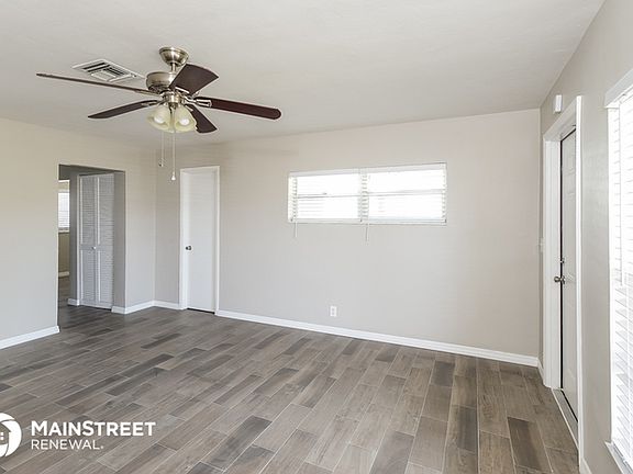 4th image of 460 NE 56th St