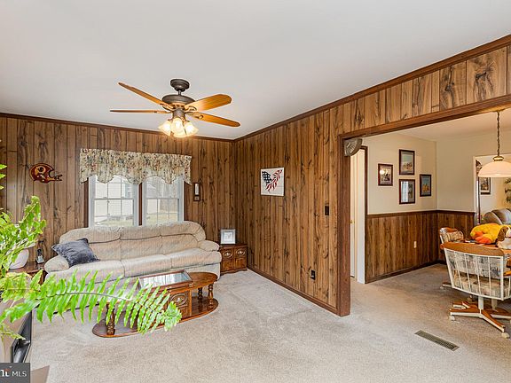 4th image of 842 Stonewall Ln