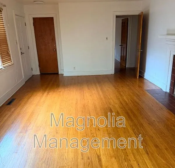 1502 Oakdale Cir — Photo 5