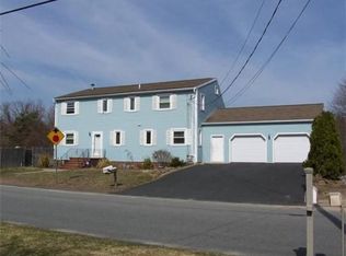 1996 Shawmut Ave, North Dartmouth, MA 02747