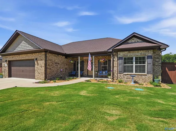 26879 Leslie Ln, Elkmont, AL 35620