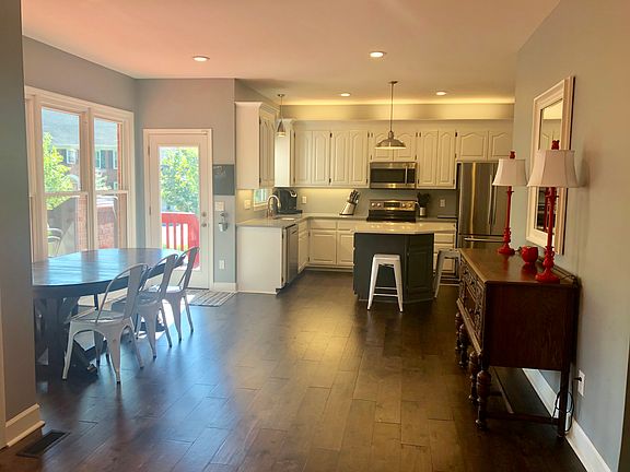 New hardwoods; open concept 