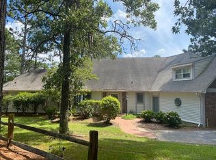 108 Amberwood Ct, Pinehurst, NC 27376