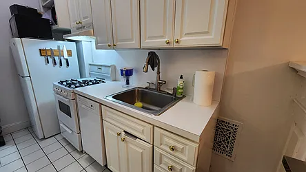 Rented by Metropolitan Realty