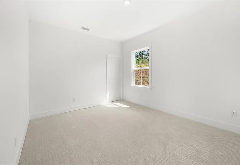 2815 Medford Dr — Photo 38