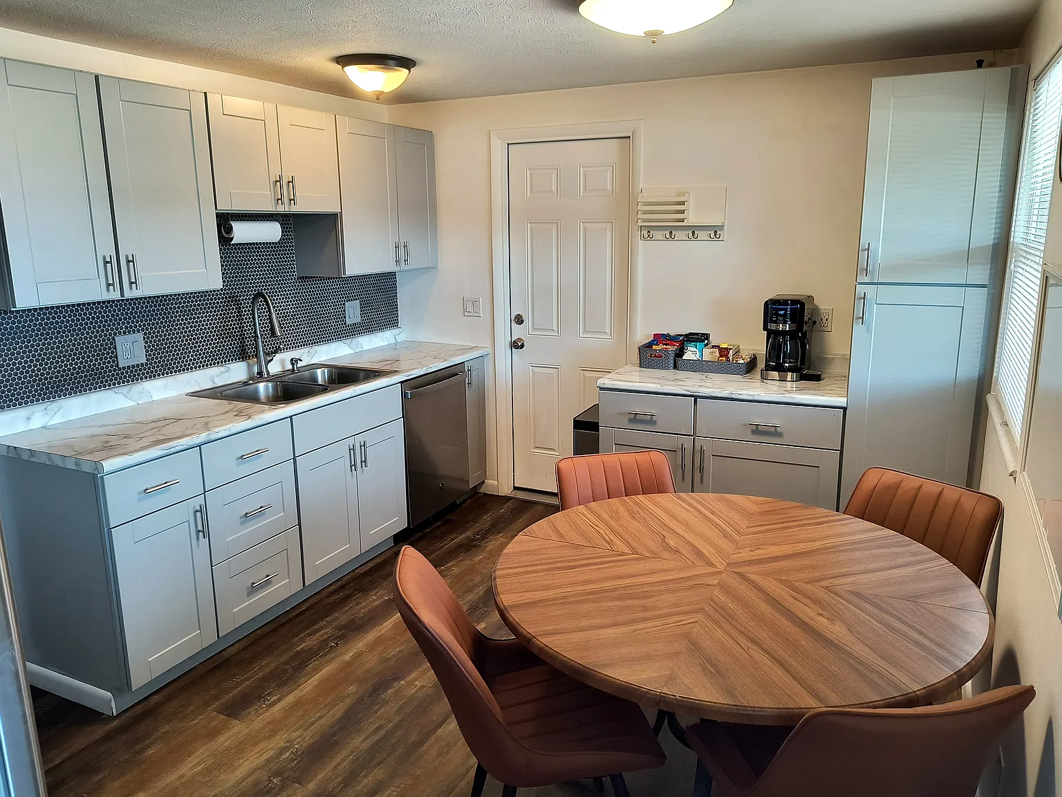 3 bed, 1800 sqft, $2,350 — Photo 3