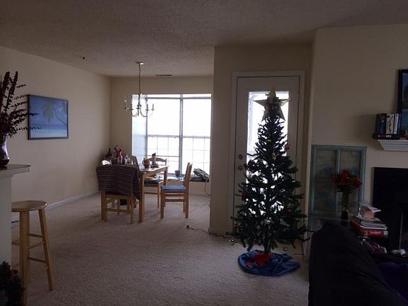 Nook/dining area