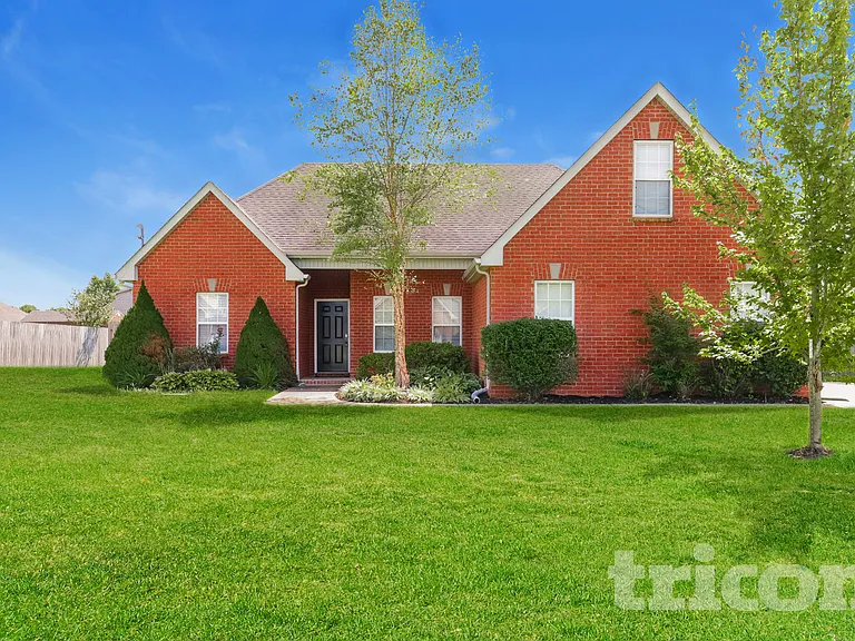 1024 Stratus Dr — Photo 1