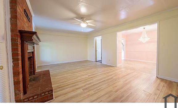 5th image of 733 Twin Brooks Ct SE