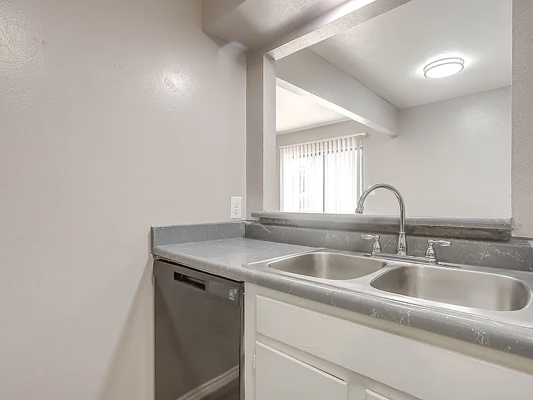 Foxfire Apartments — Photo 24