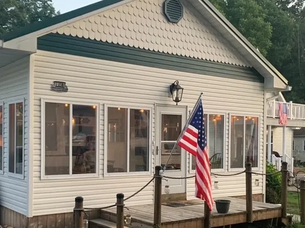 11863 Lakeview Dr, Conneaut Lake, PA 16316