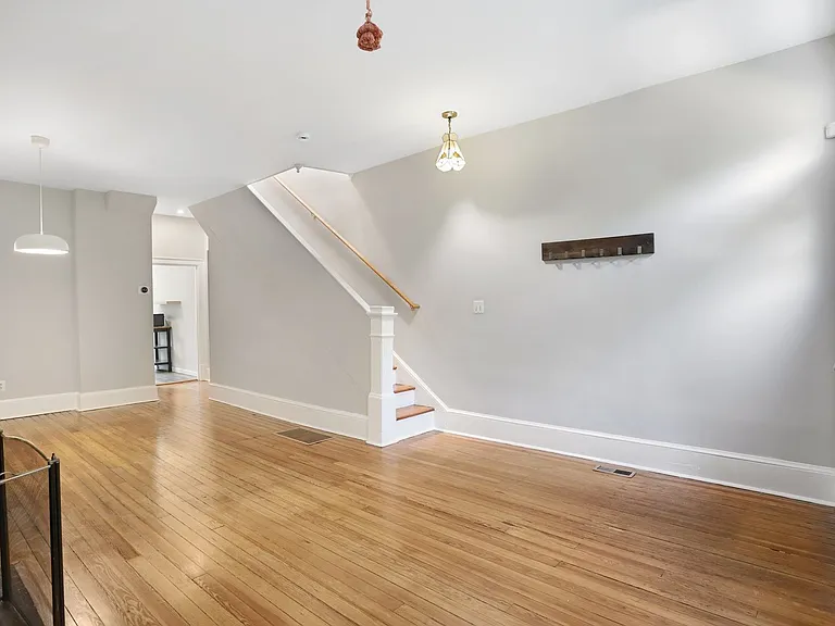 1373 N Carolina Ave NE — Photo 10