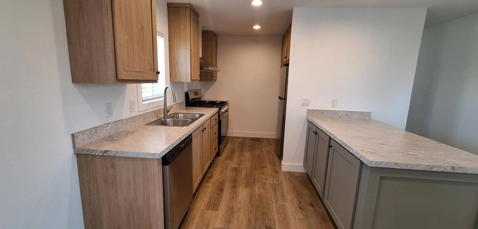 3 bed, 2.0 bath, $1,350 — Photo 4