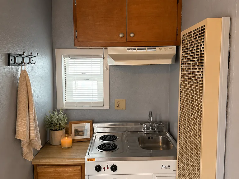 2180 S State St #6 — Photo 2