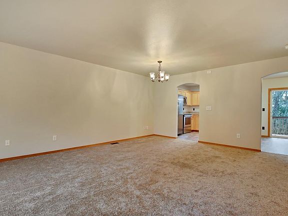 3rd image of 8426 130th St E