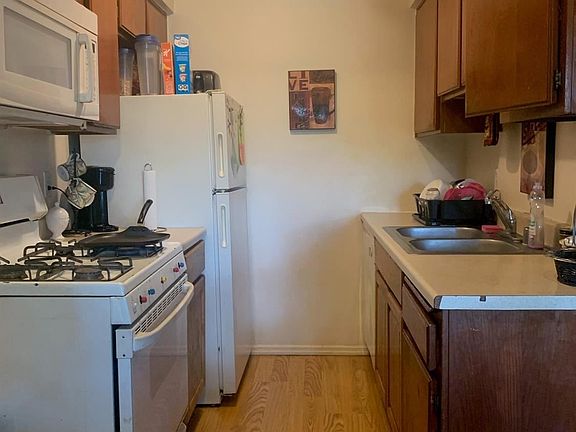 4th image of 1151 S Chestnut Ave Unit 278