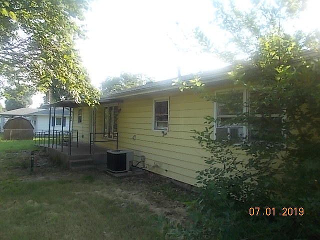 2nd image of 2035 Grand Ave