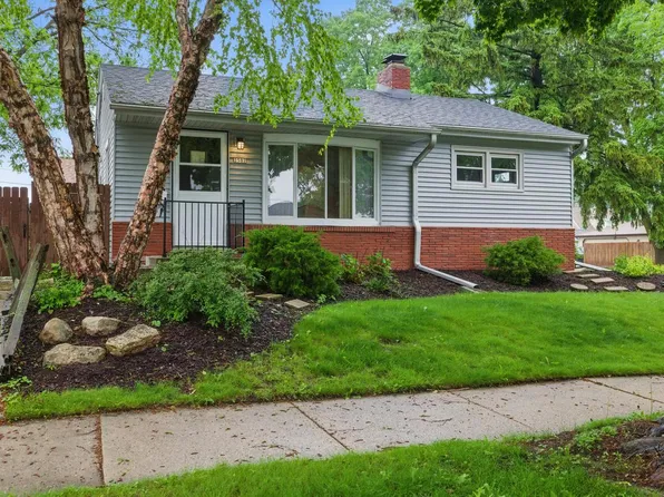 2507 South 94th STREET, West Allis, WI 53227
