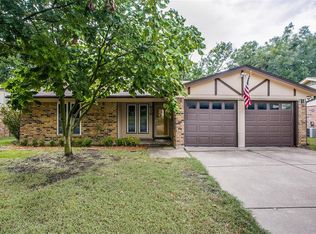 919 Willow Cir N, Burleson, TX 76028