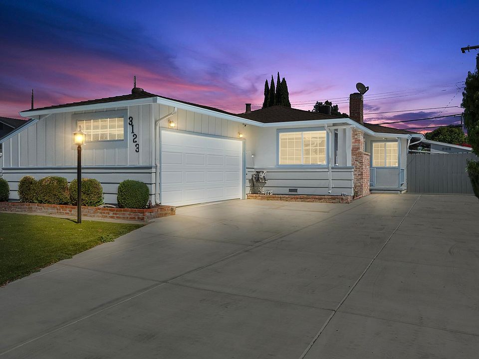 1st image of 3123 Cabrillo Ave