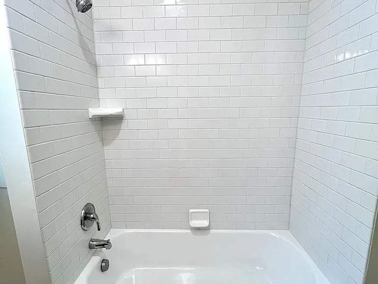 Stunning Vintage 2 Bed 1 Bath in NW 23rd! — Photo 13