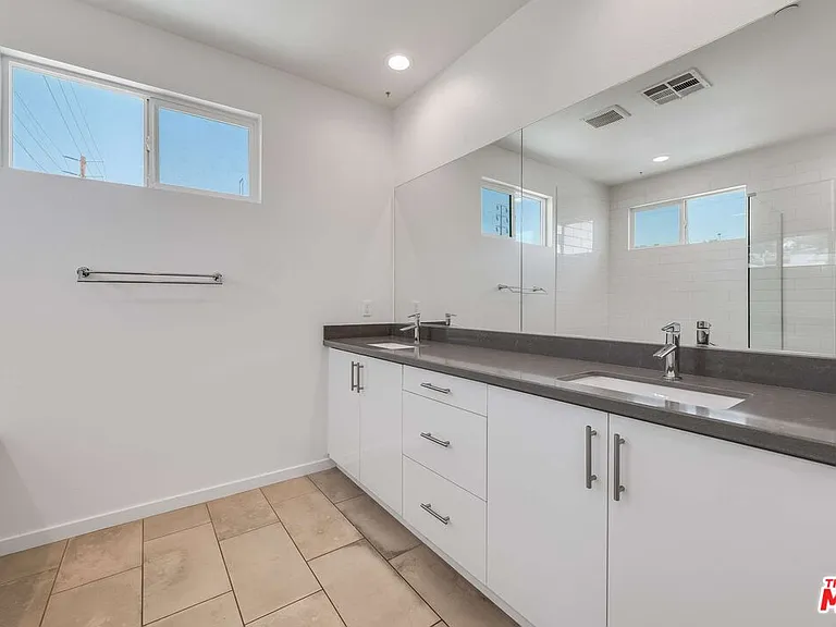 4320 Eagle Rock Blvd #1 — Photo 11