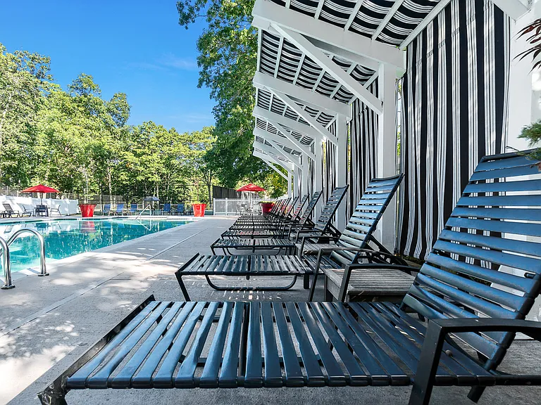 Royal Crest Estates — Photo 14