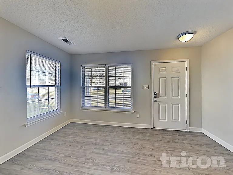 4019 Cedarbark Dr — Photo 4