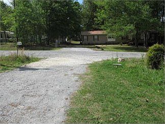 3rd image of 6025 Valleywood Dr