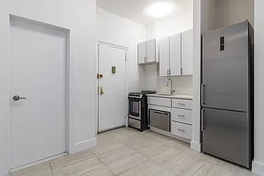 444 West 48th Street in Hell&#39;s Kitchen