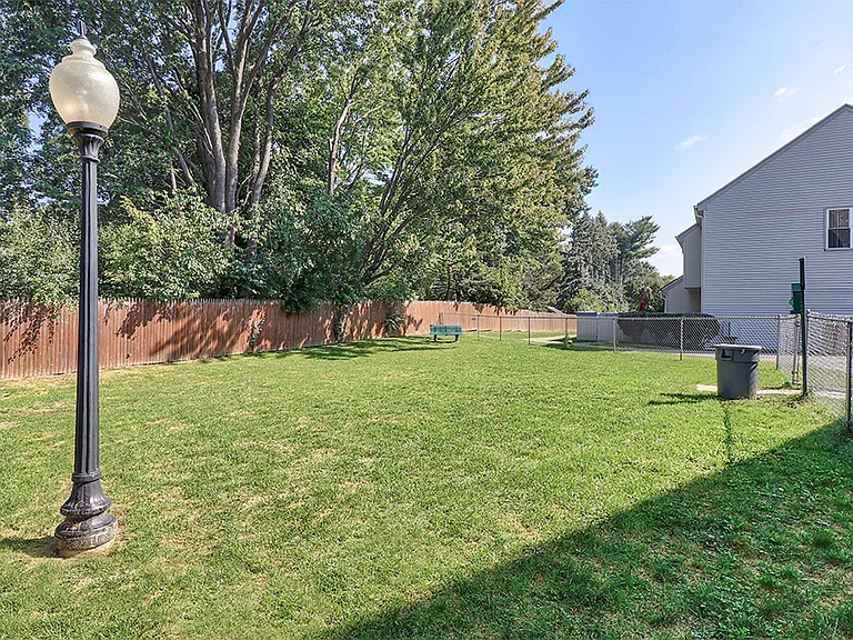 Brighton Colony Townhomes — Photo 9