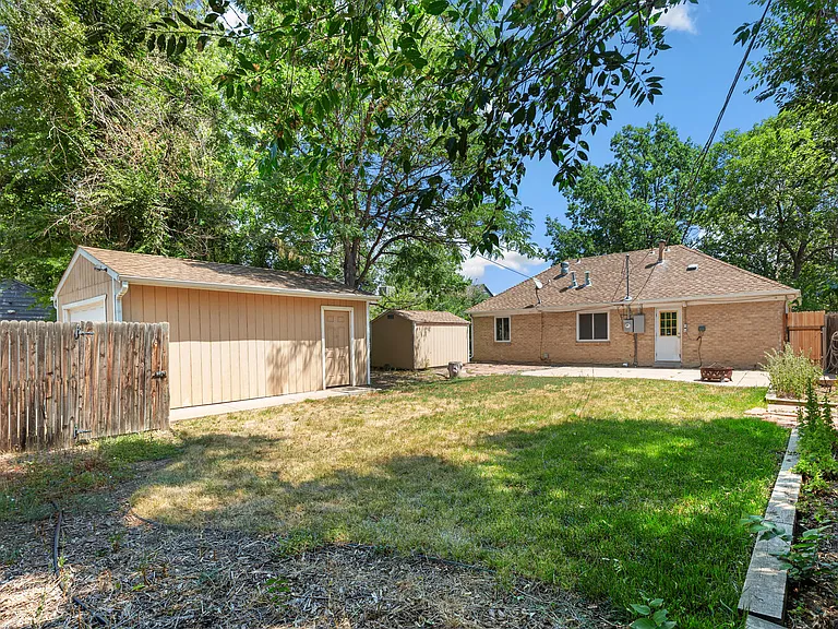 1663 Poplar St — Photo 22