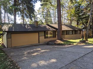 4483 Fox Hollow Rd, Eugene, OR 97405
