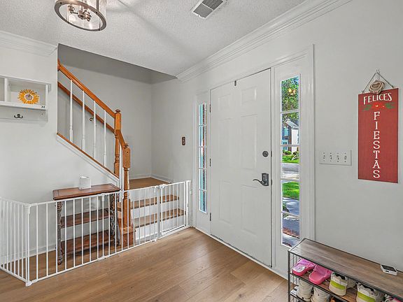 5th image of 93 Blairmore Dr