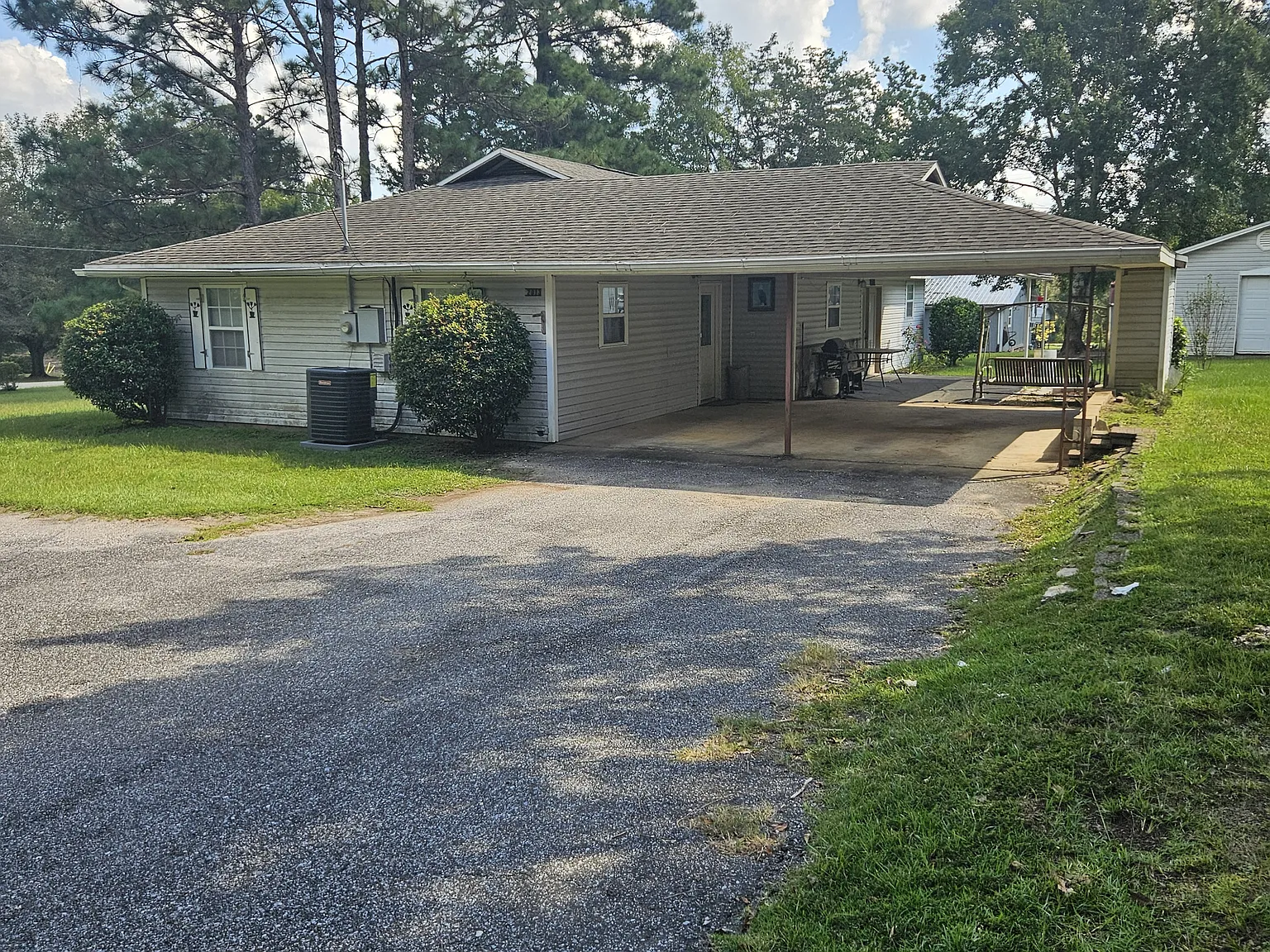 3 bed, 1900 sqft, $3,000 — Photo 2