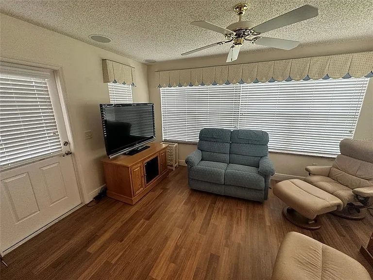 1515 Baylor Pl — Photo 15
