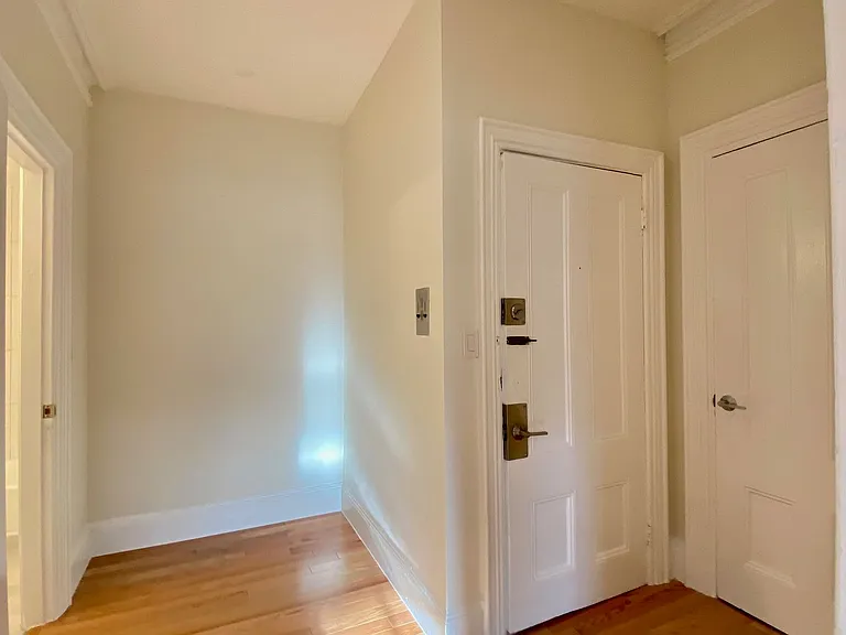 92 Charles St #5 — Photo 26
